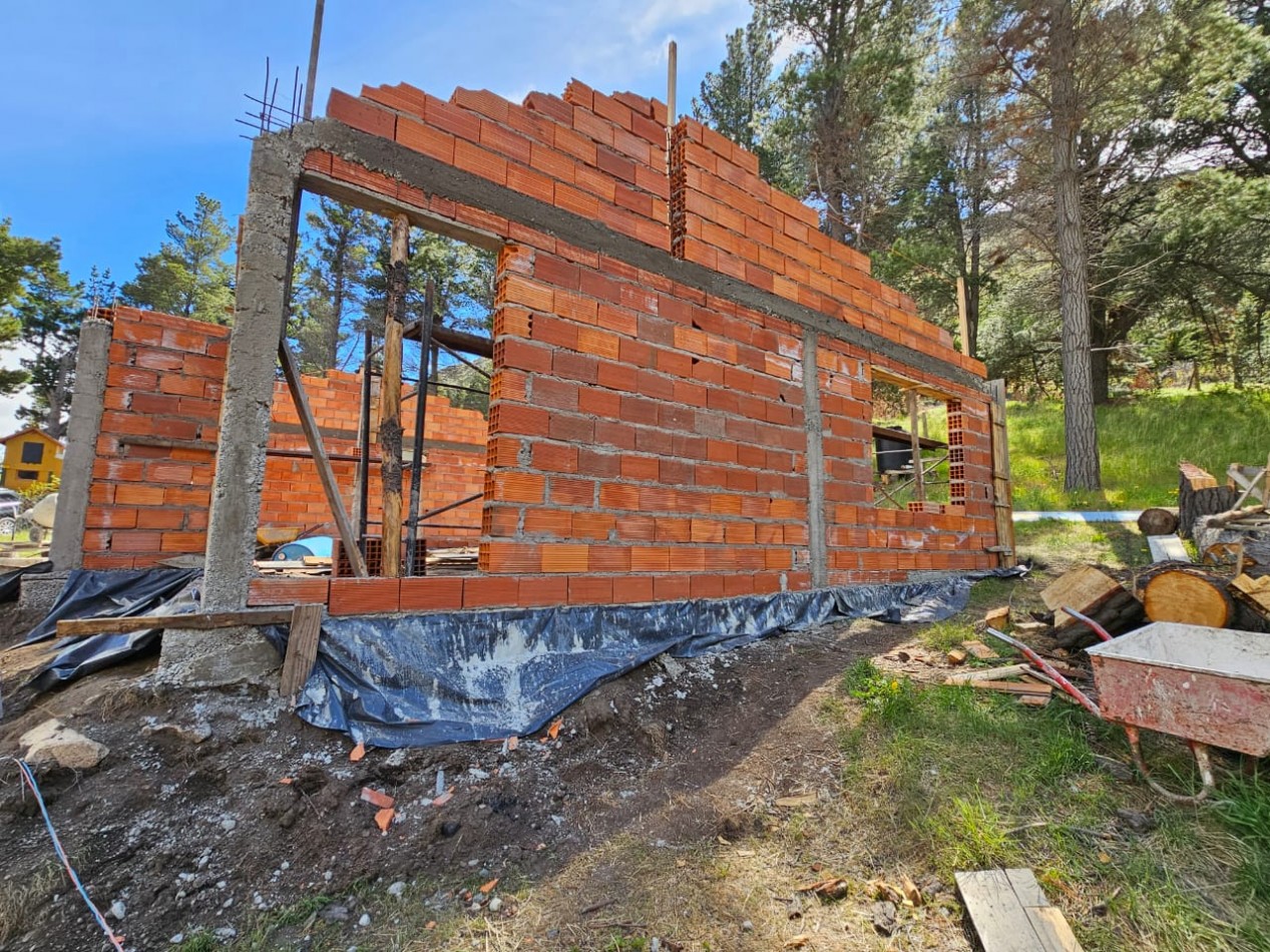 CASA DE 3 DORMITORIOS EN CONSTRUCCION EN ESQUEL CHUBUT 