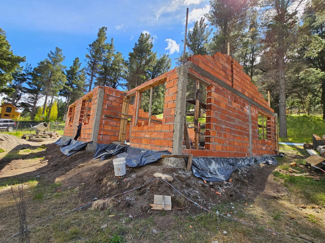 CASA DE 3 DORMITORIOS EN CONSTRUCCION EN ESQUEL CHUBUT 