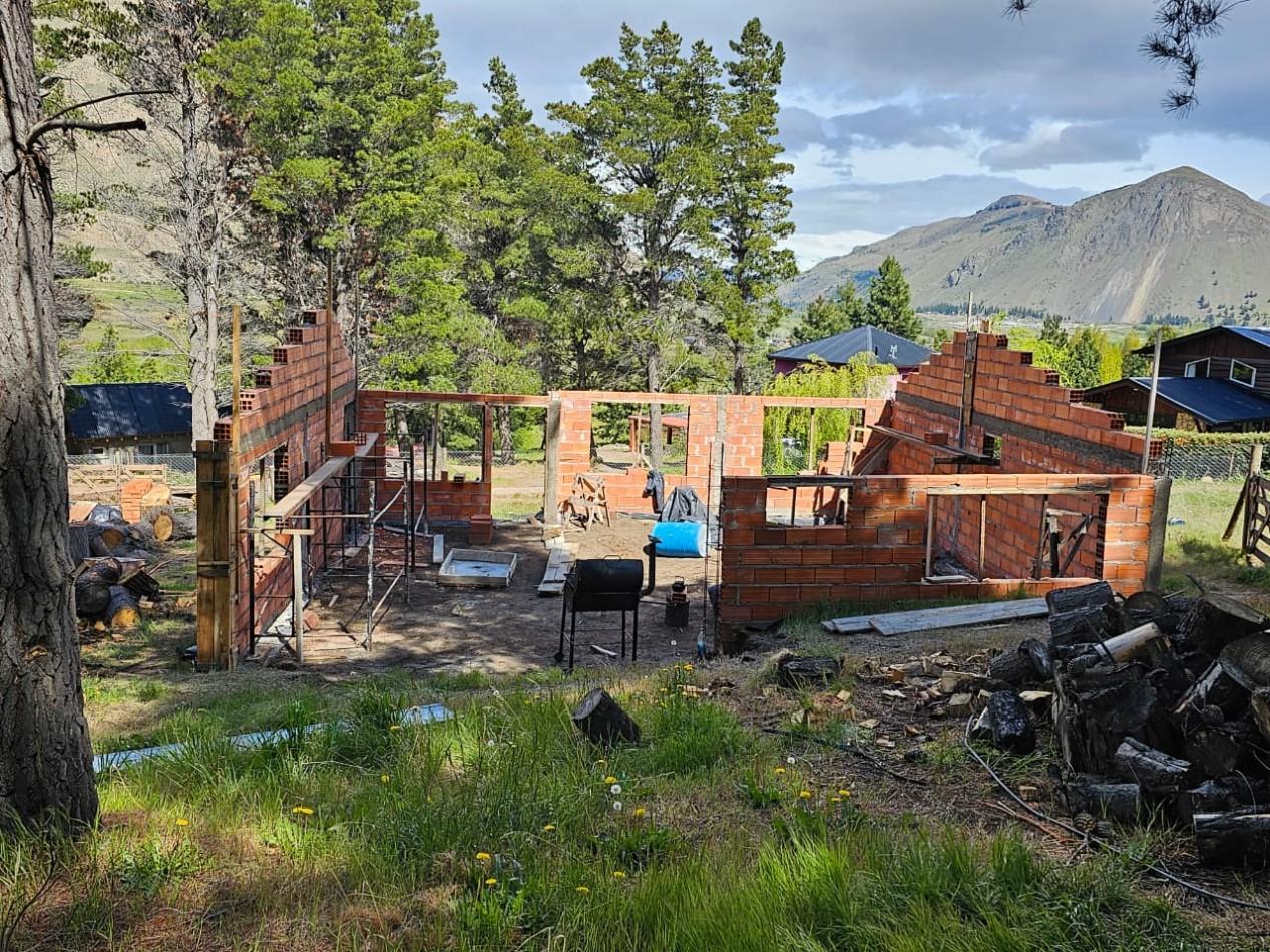 CASA DE 3 DORMITORIOS EN CONSTRUCCION EN ESQUEL CHUBUT 