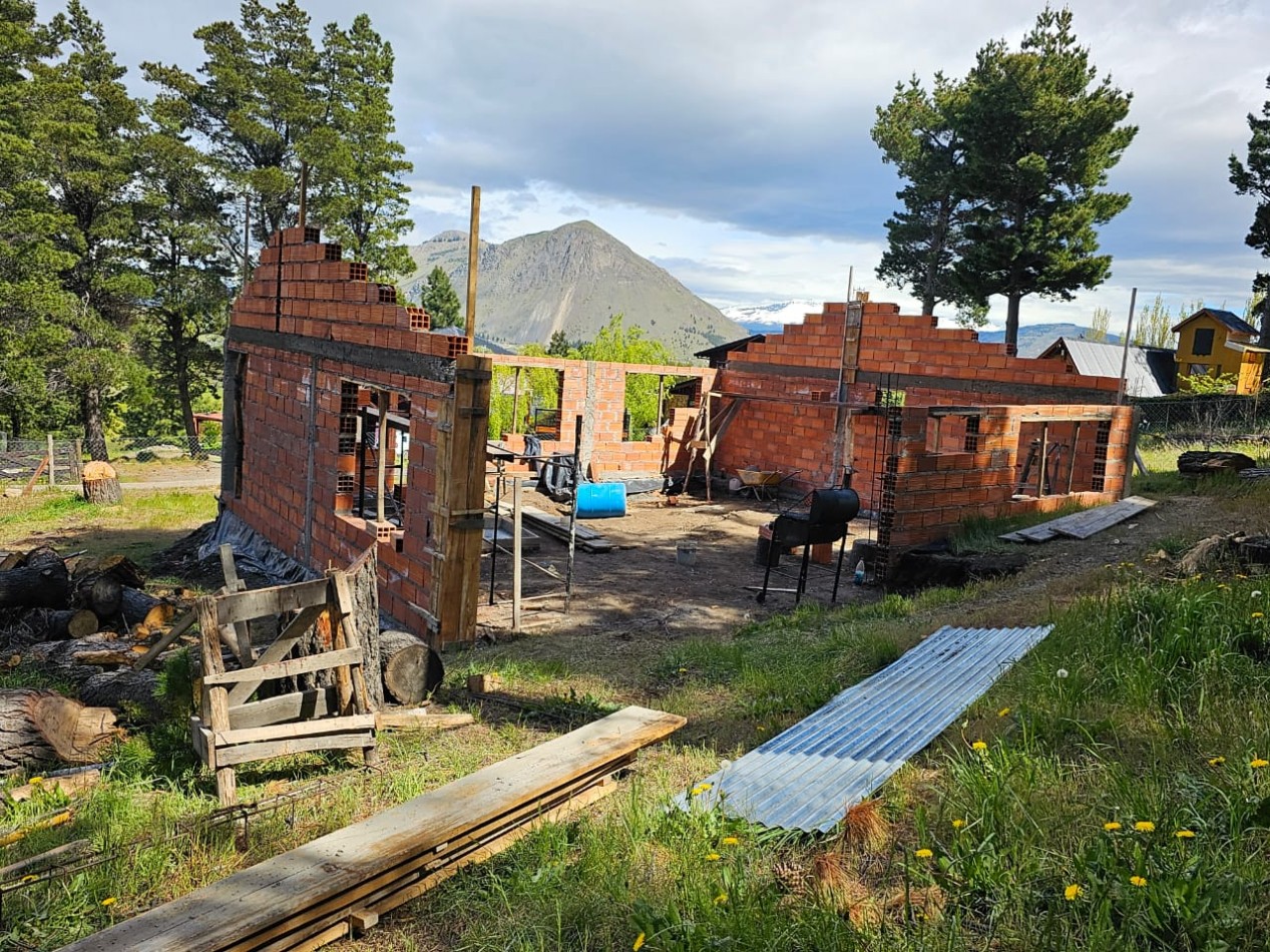 CASA DE 3 DORMITORIOS EN CONSTRUCCION EN ESQUEL CHUBUT 