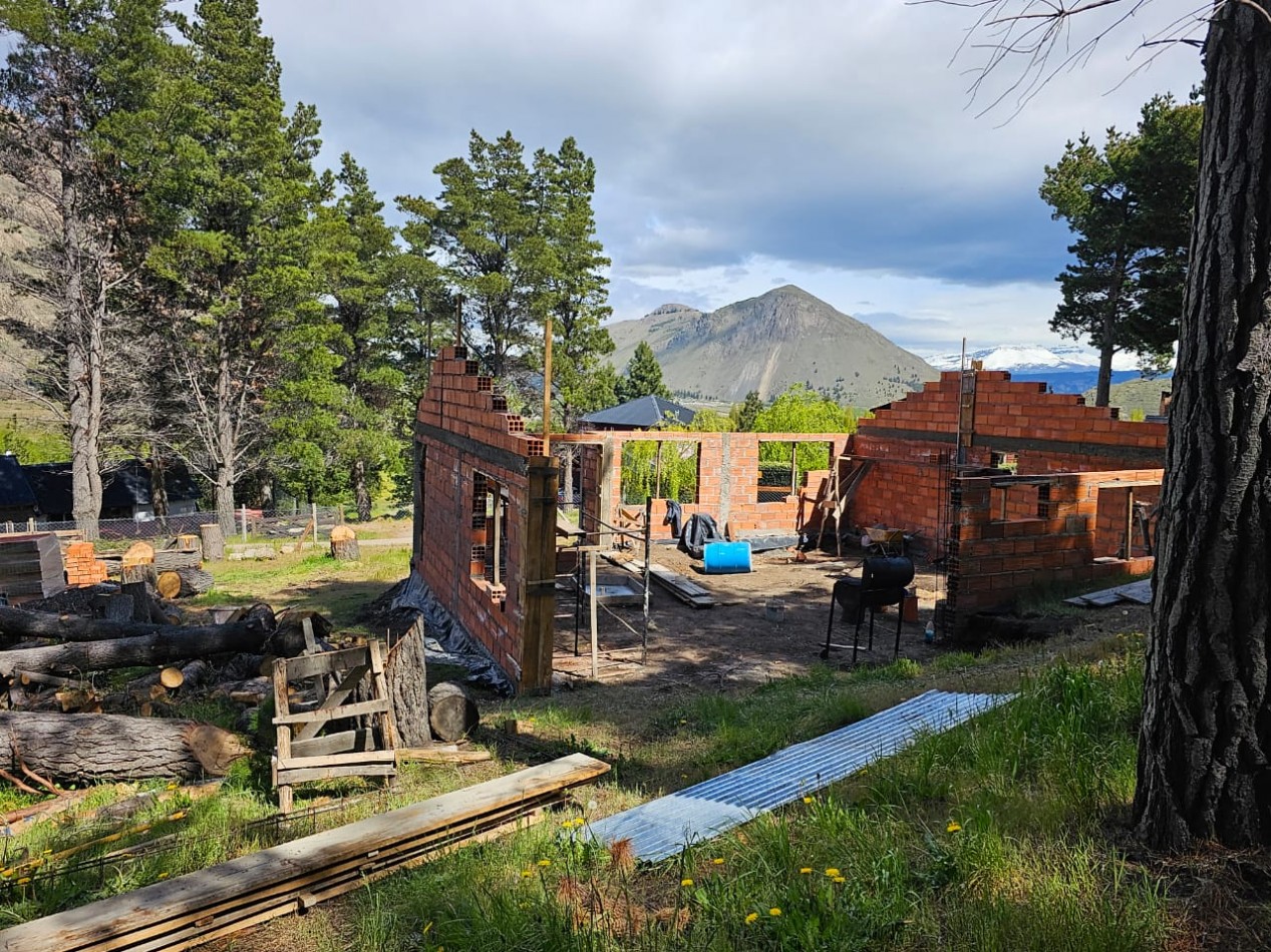 CASA DE 3 DORMITORIOS EN CONSTRUCCION EN ESQUEL CHUBUT 