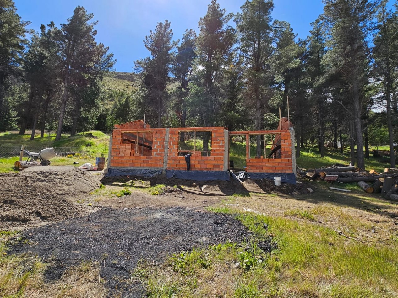 CASA DE 3 DORMITORIOS EN CONSTRUCCION EN ESQUEL CHUBUT 