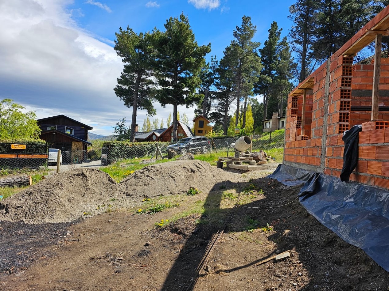 CASA DE 3 DORMITORIOS EN CONSTRUCCION EN ESQUEL CHUBUT 