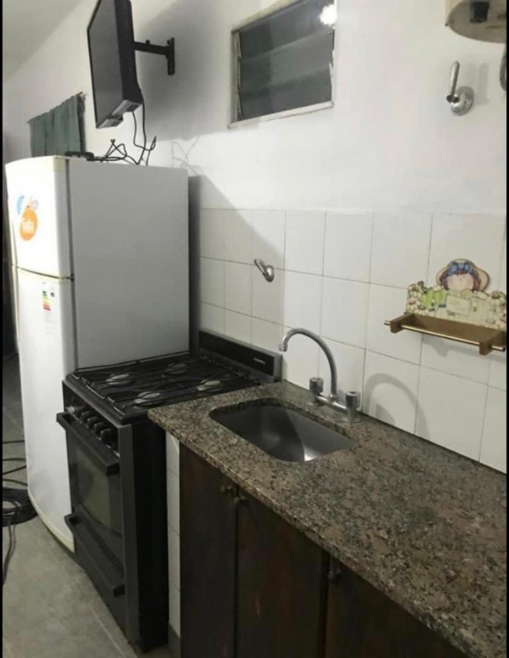 Casa 2 amb con Monoambiente sobre lote esquina