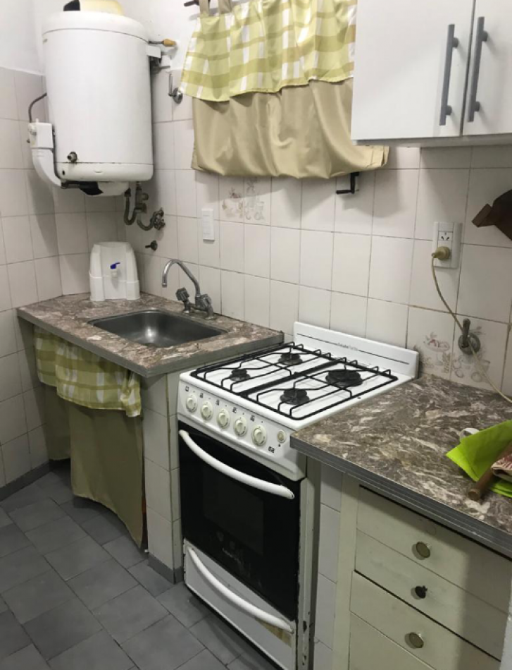 Casa 2 amb con Monoambiente sobre lote esquina