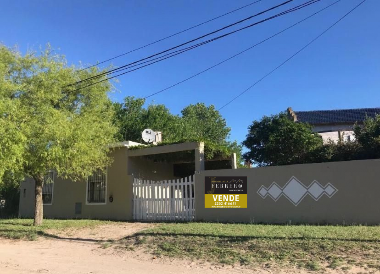 Casa 2 amb con Monoambiente sobre lote esquina