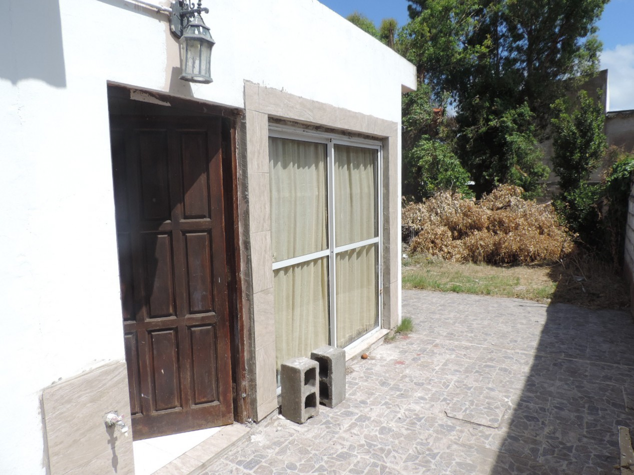 Lote 300M2 centrico con Casa a reciclar 