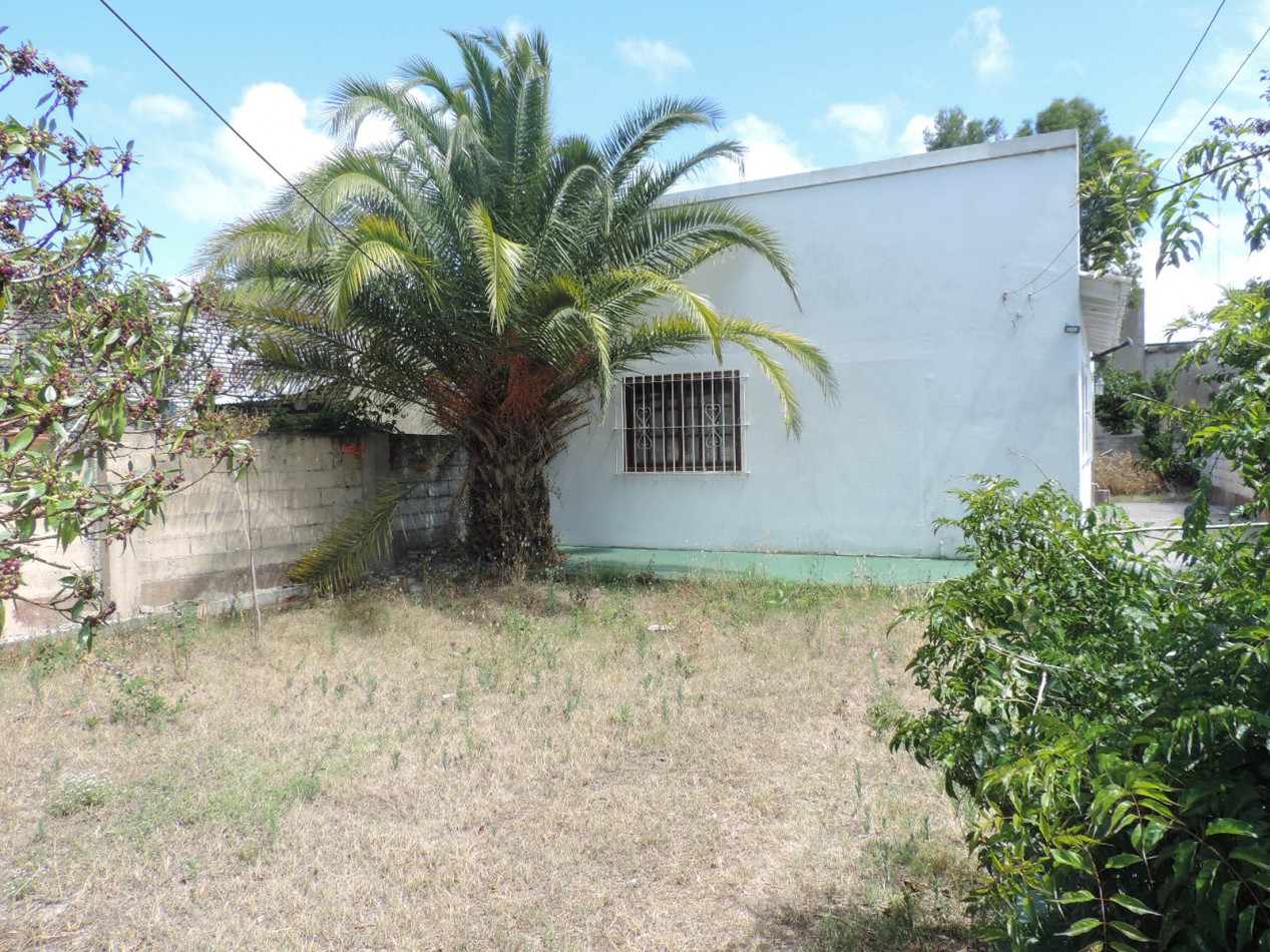 Lote 300M2 centrico con Casa a reciclar 