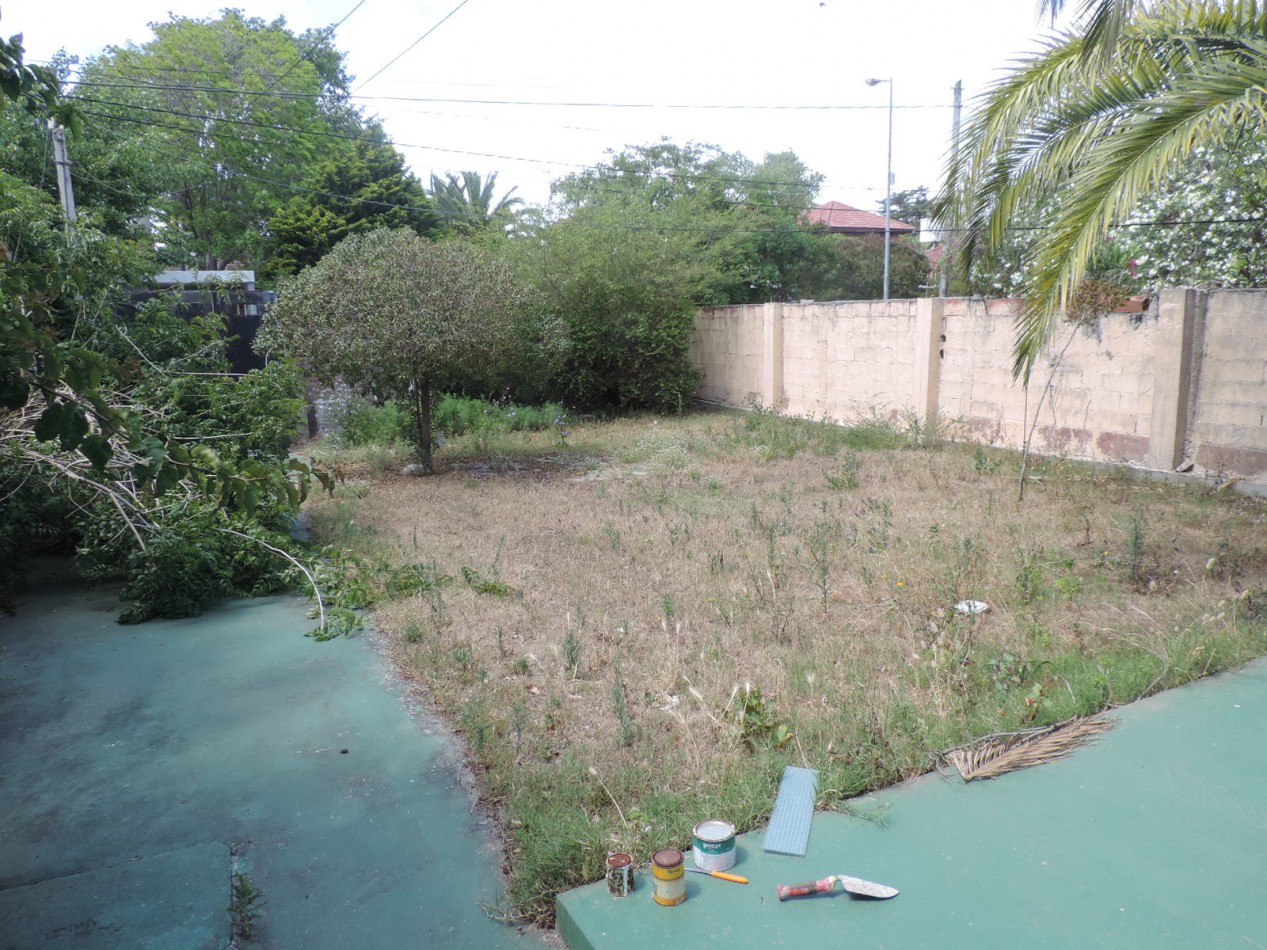 Lote 300M2 centrico con Casa a reciclar 