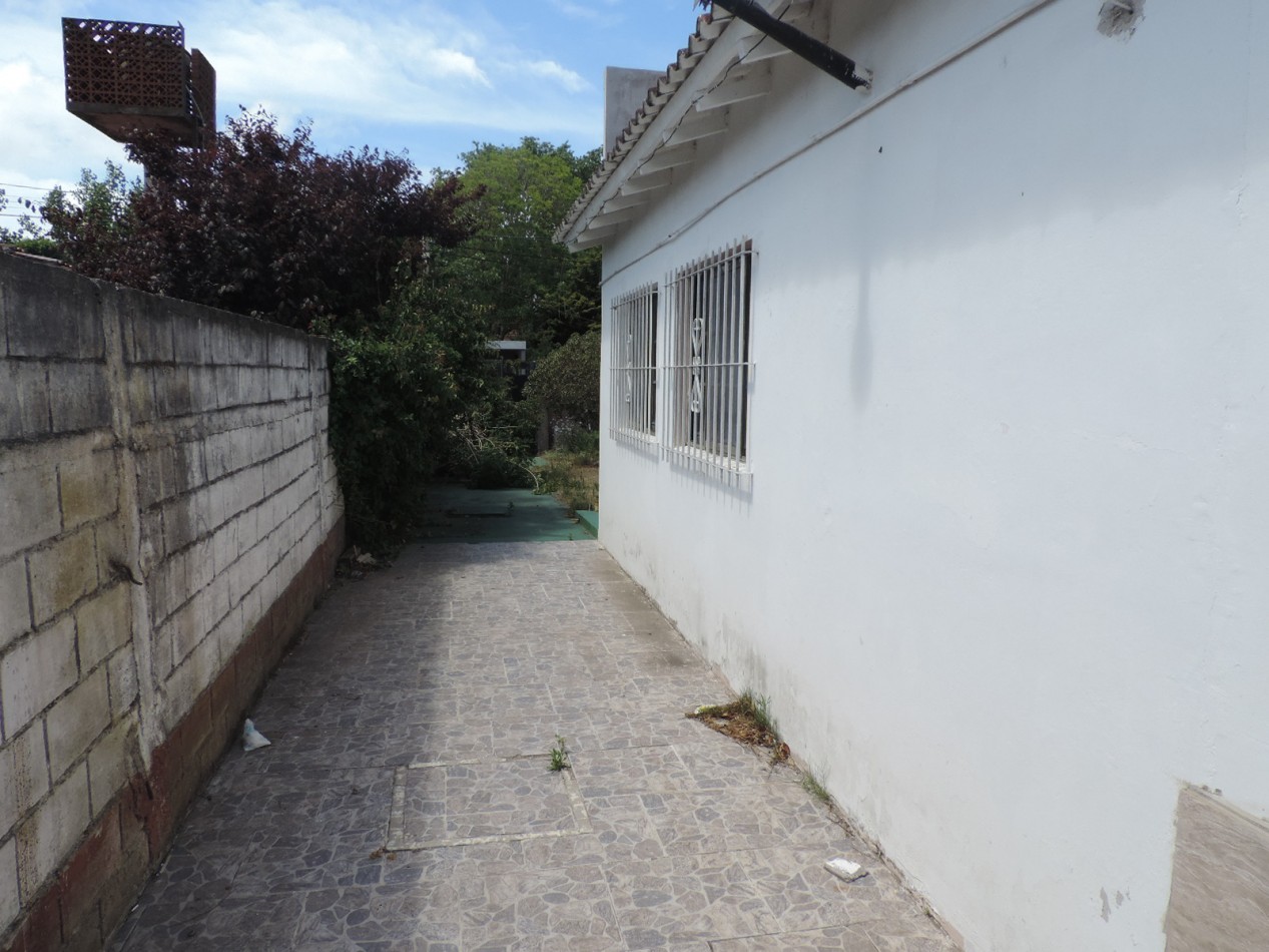 Lote 300M2 centrico con Casa a reciclar 