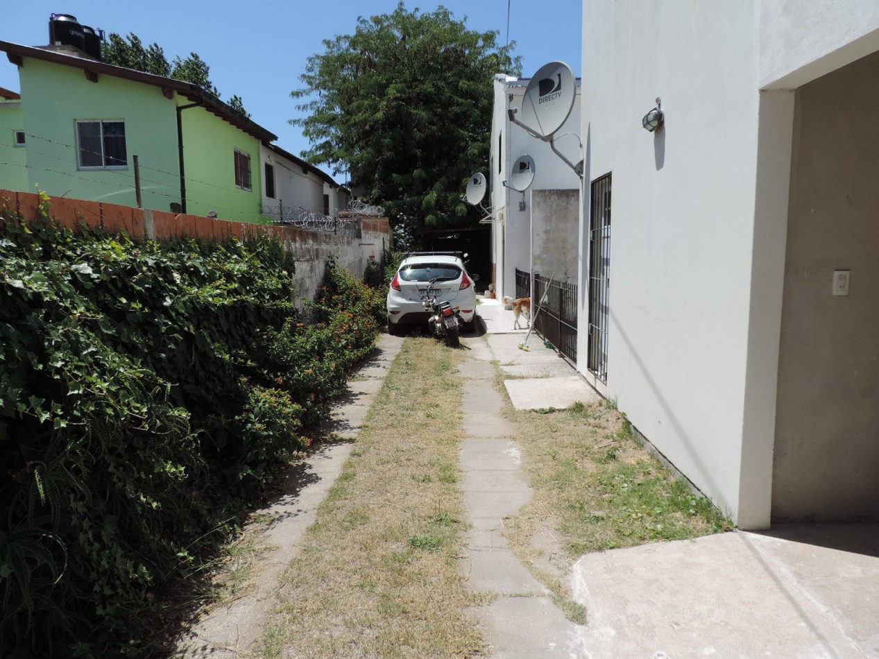 Duplex 3 Amb. frente a plaza Malvinas argentinas 