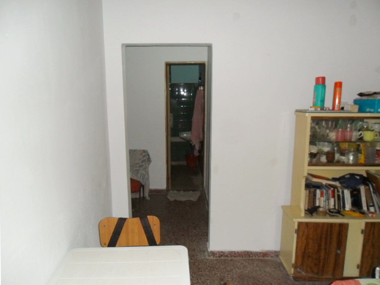 Oportunidad casa de 4 Amb con gran lote