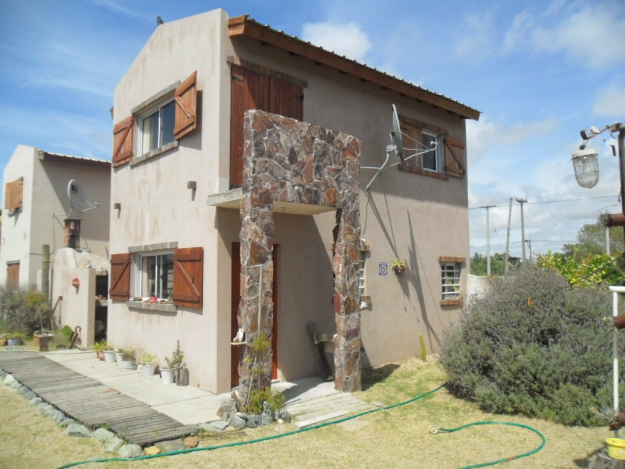 Duplex amplio de 3 Amb. en Tala Sur 