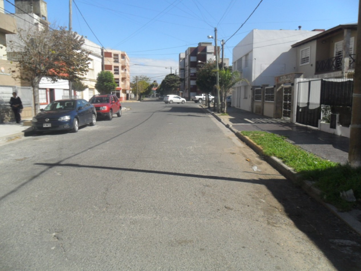 Depto 2 amb al frente Edificio French