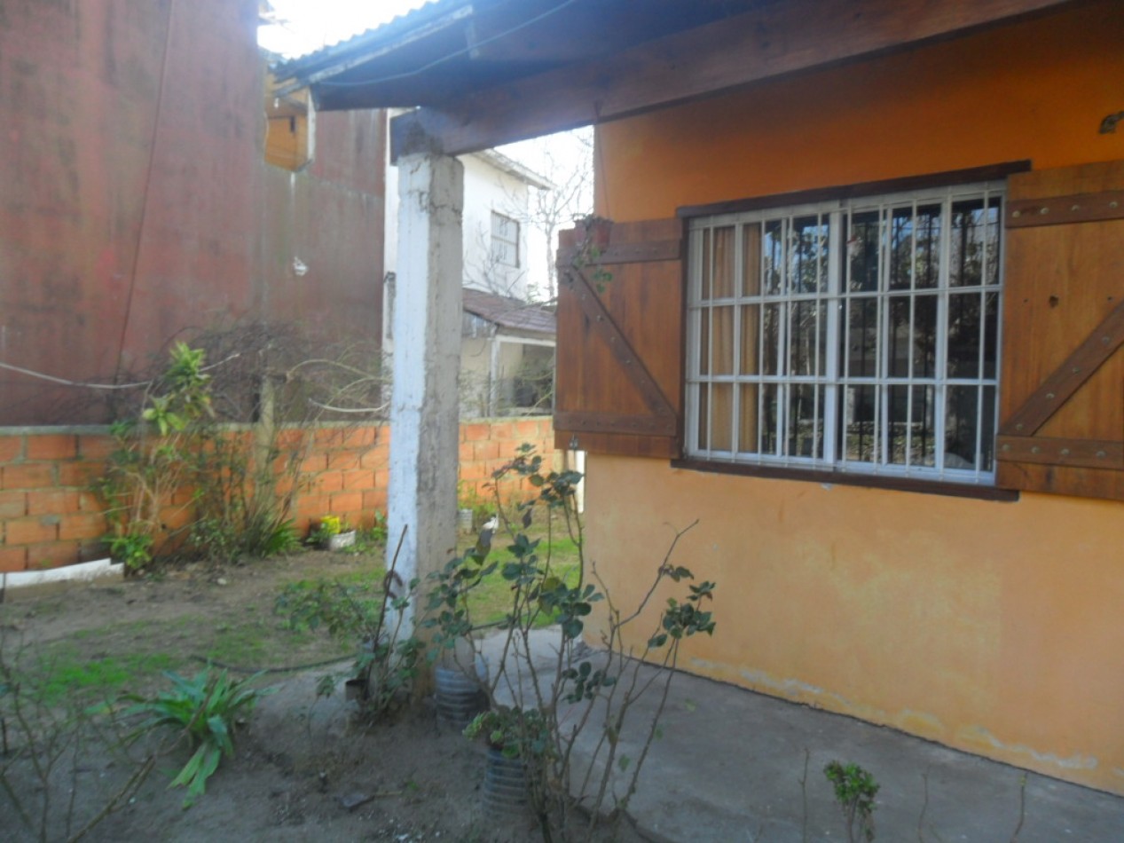 Oportunidad Casa de 3 Amb. con lote