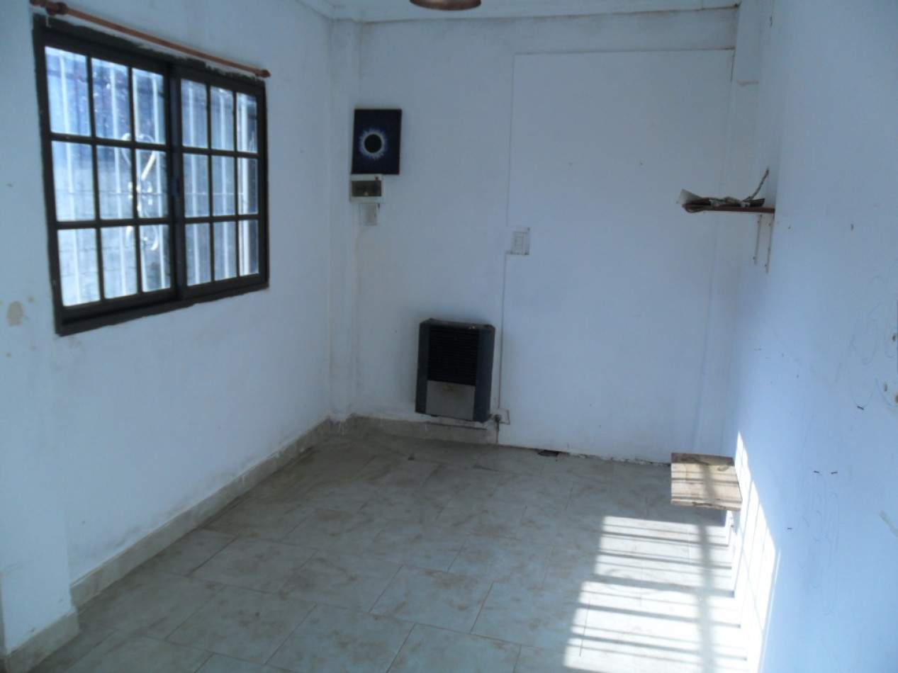 Lote 300M2 centrico con Casa a reciclar 