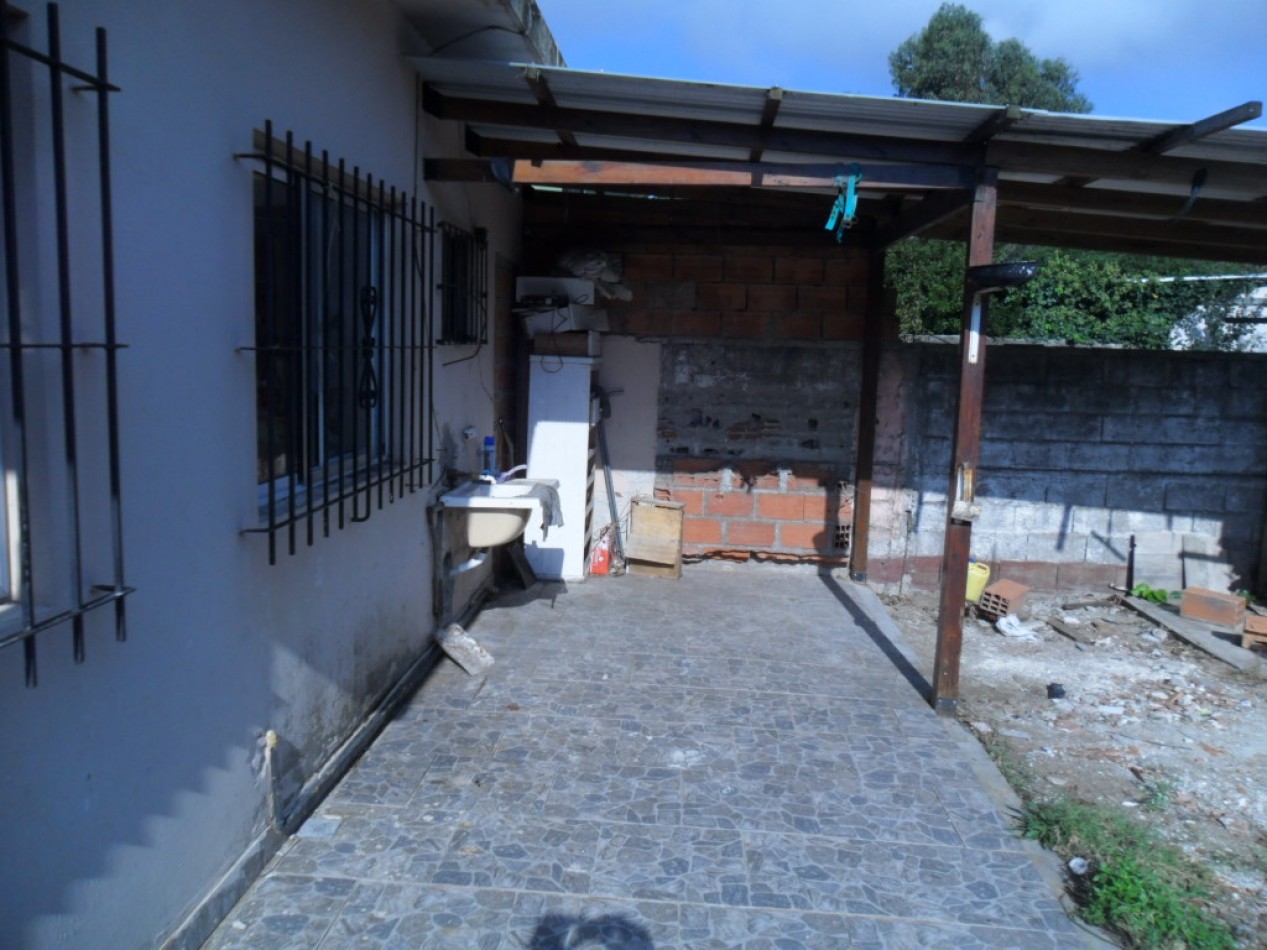 Lote 300M2 centrico con Casa a reciclar 