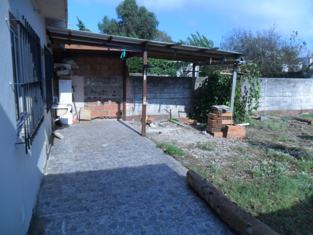 Lote 300M2 centrico con Casa a reciclar 