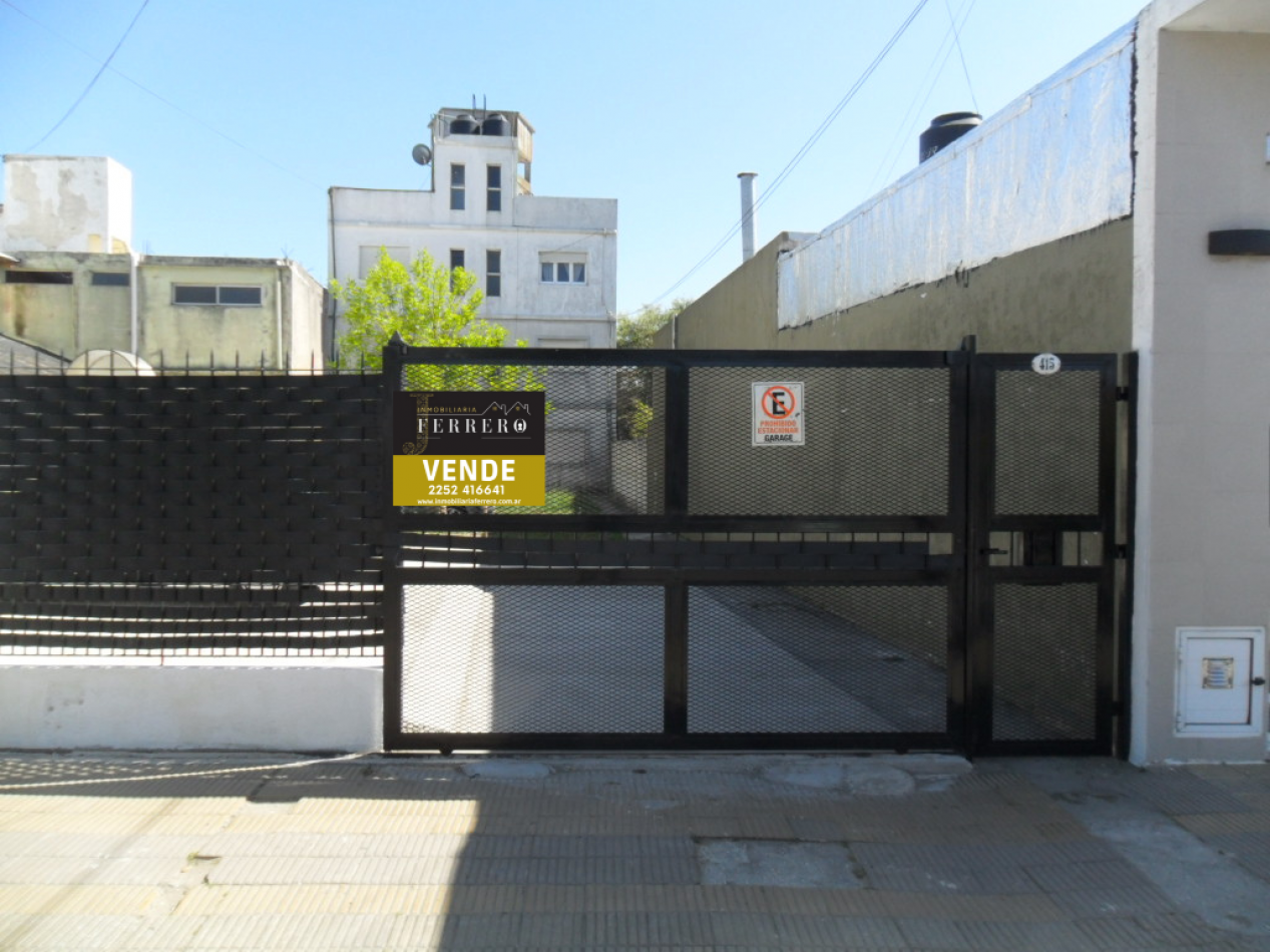 Depto. 2 Amb. con estacionamiento en plena Avda.