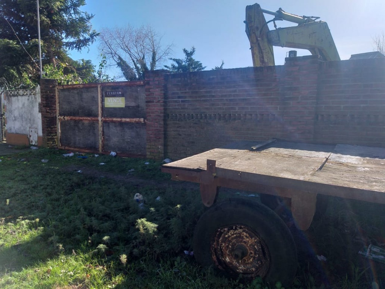 Casa a terminar sobre lote de 370 M2 