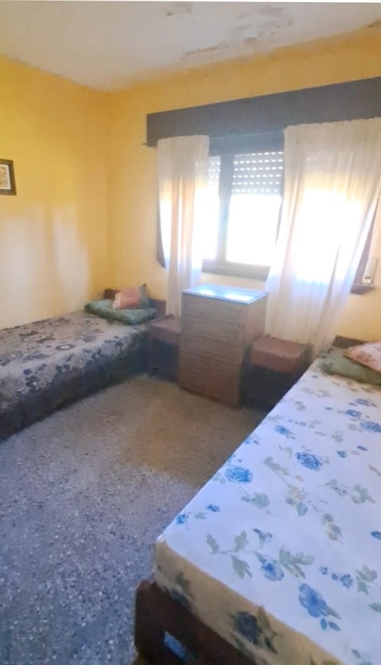 Dos Casas de 2 y 3 Amb sobre gran lote 