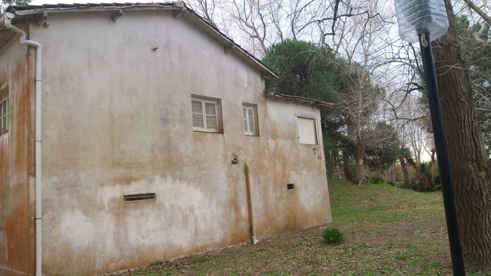 Lote 800 M2 con gran casa al fondo Zona Norte 