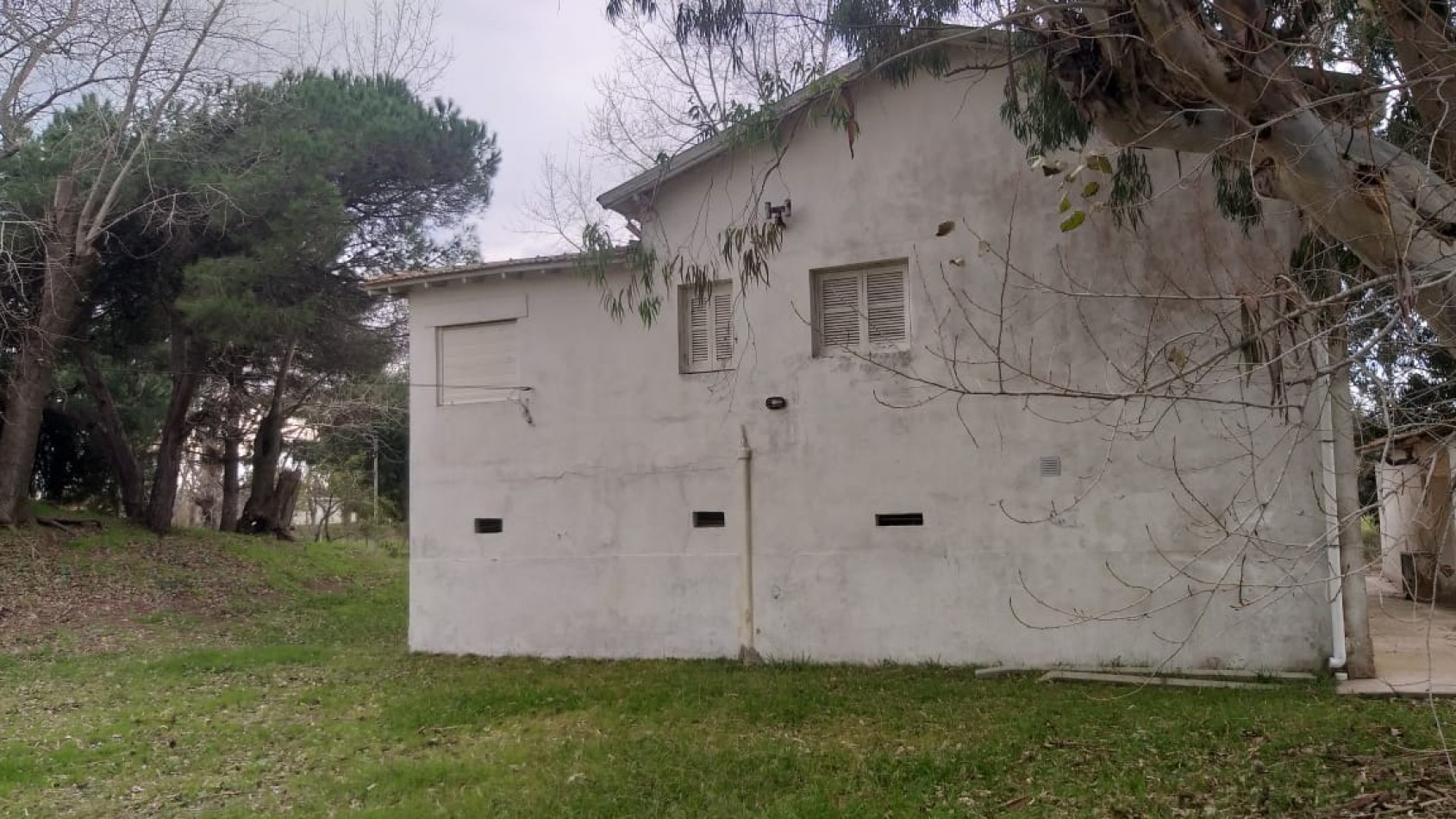 Lote 800 M2 con gran casa al fondo Zona Norte 