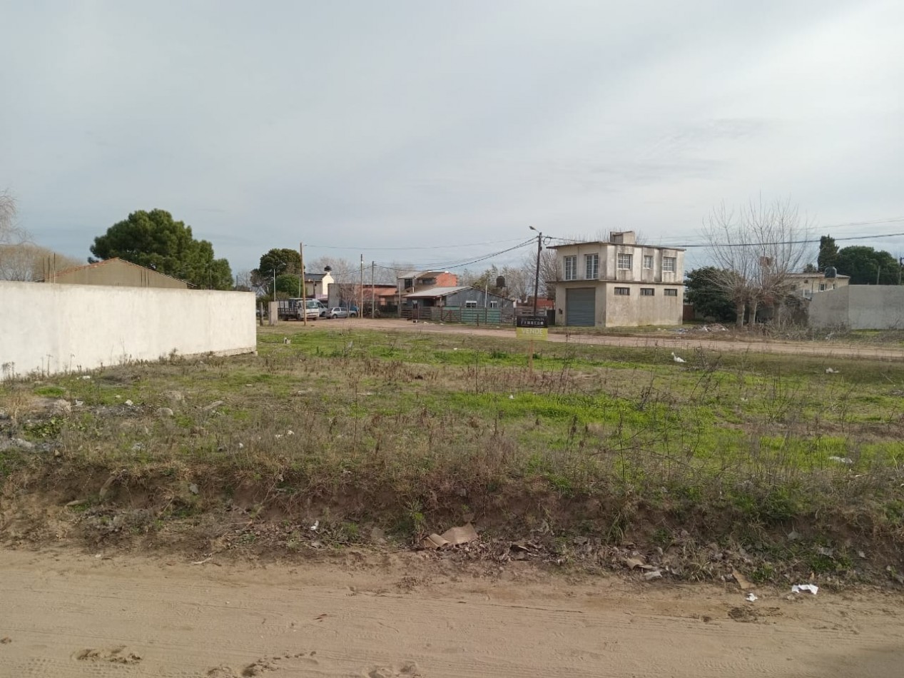 Lote esquina 310 M2 zona norte 