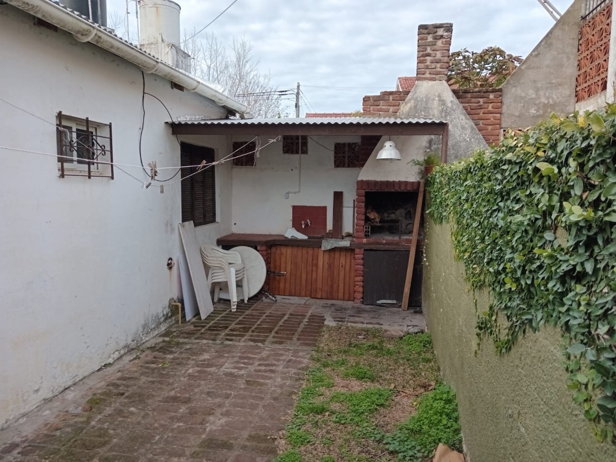 Casa 3 ambientes con Monoambiente centrico 