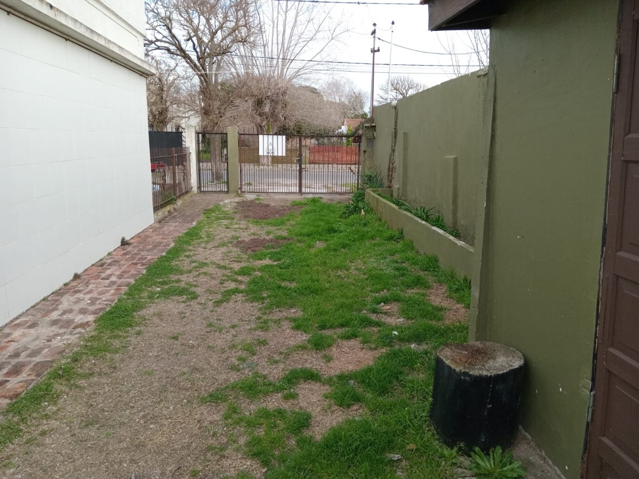 Casa 3 ambientes con Monoambiente centrico 
