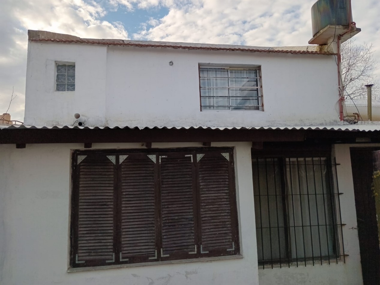 Casa 3 ambientes con Monoambiente centrico 