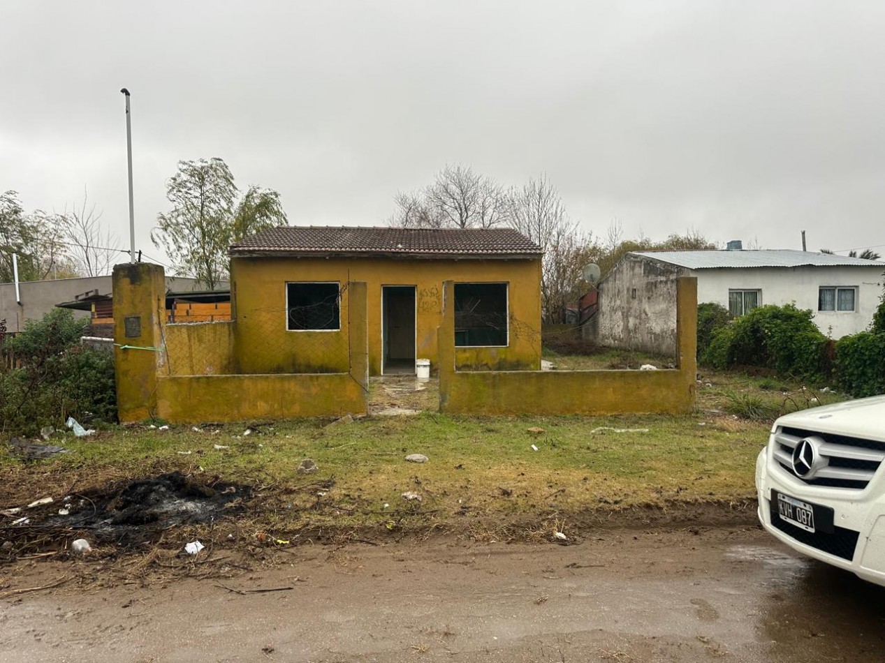 OPORTUNIDAD 2 casas en espejo zona rotonda terminal