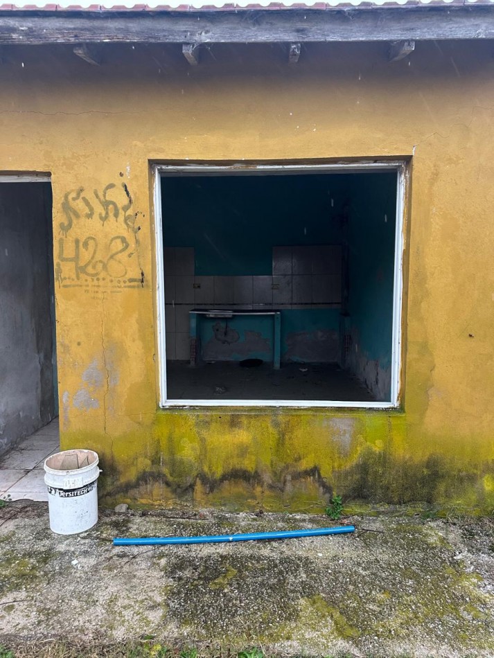 OPORTUNIDAD 2 casas en espejo zona rotonda terminal