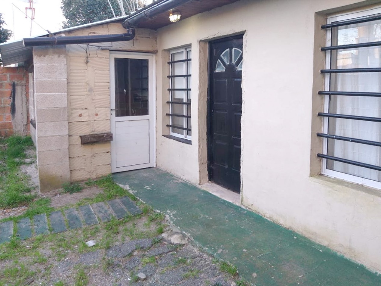 Amplia casa sobre lote de 360M2 
