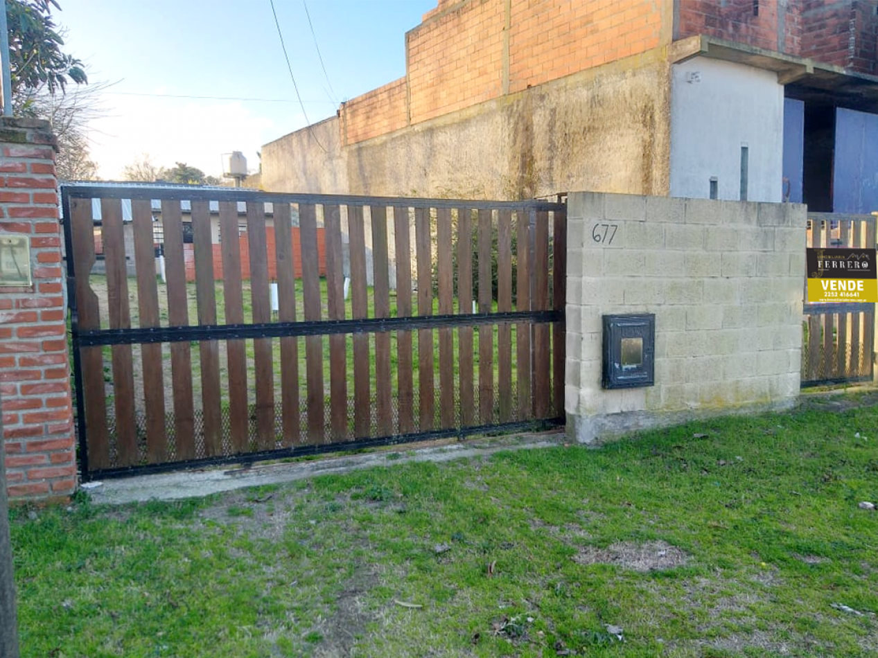 Amplia casa sobre lote de 360M2 
