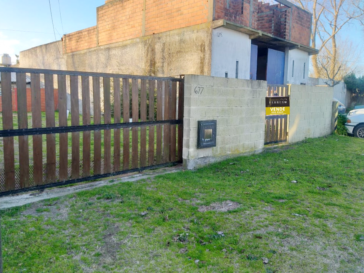 Amplia casa sobre lote de 360M2 