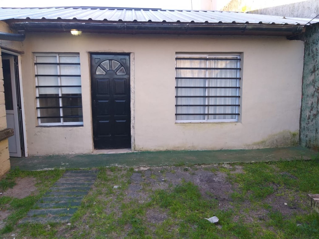 Amplia casa sobre lote de 360M2 