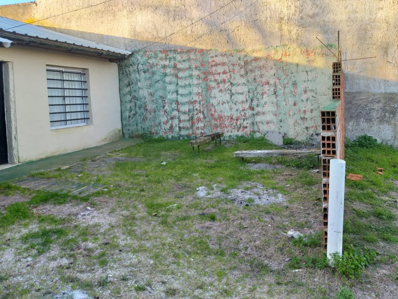 Amplia casa sobre lote de 360M2 