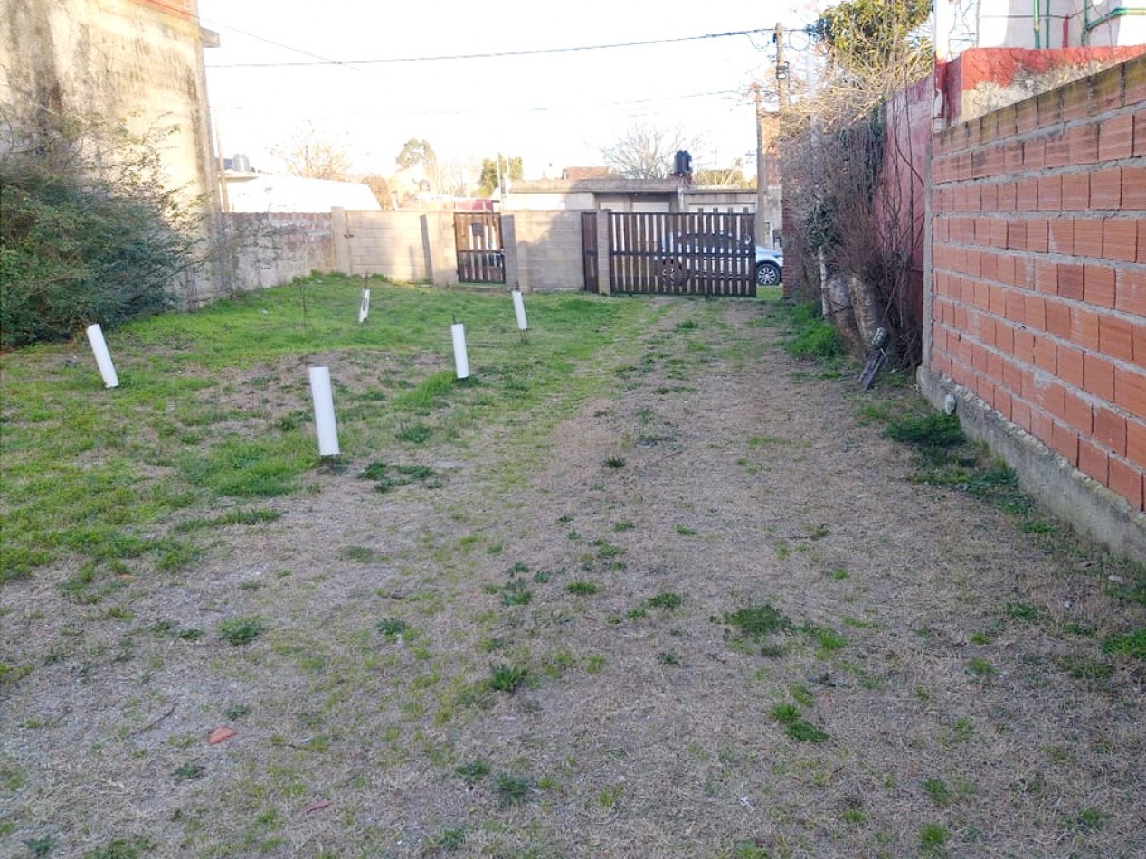 Amplia casa sobre lote de 360M2 