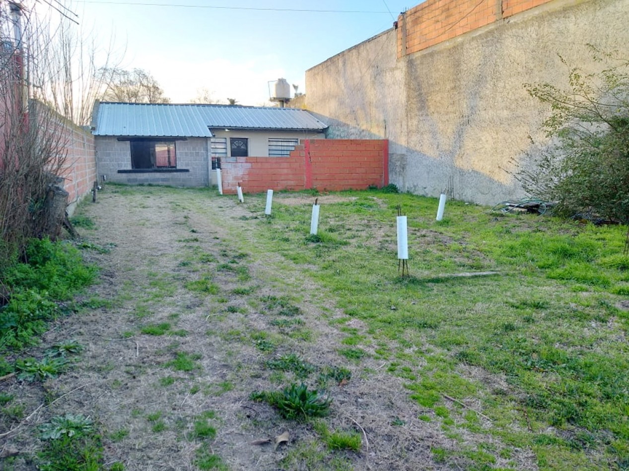 Amplia casa sobre lote de 360M2 