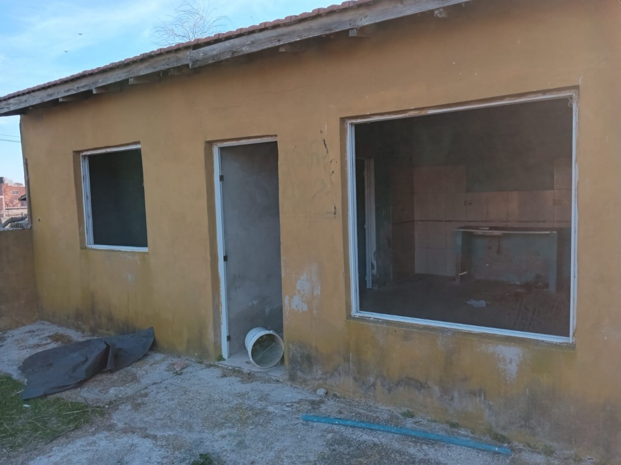 OPORTUNIDAD 2 casas en espejo zona rotonda terminal
