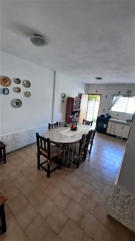 Hermosa Casa de 5 Amb Barrio Tala