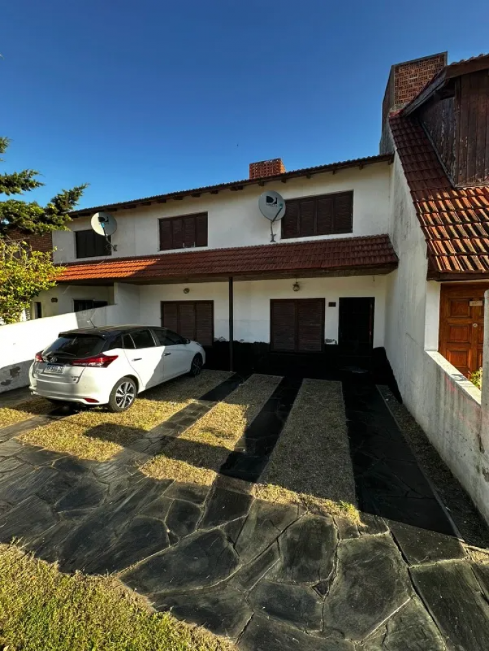 Hermosa Casa de 5 Amb Barrio Tala