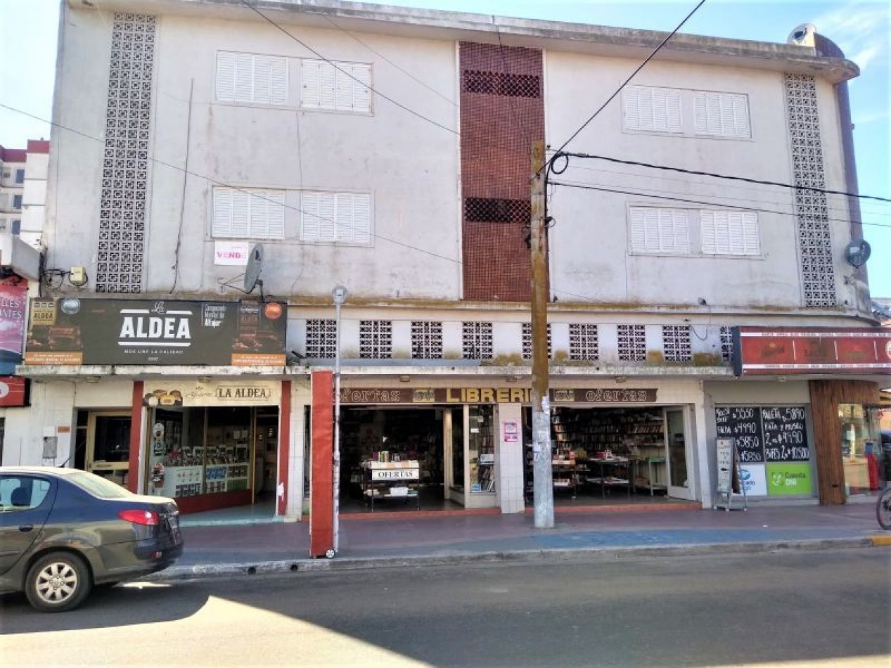 Monoambiente sobre peatonal 