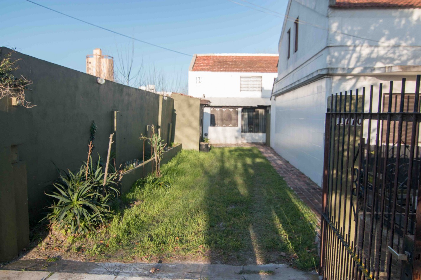 CASA 3 AMB + DEPTO 2 AMB CENTRO