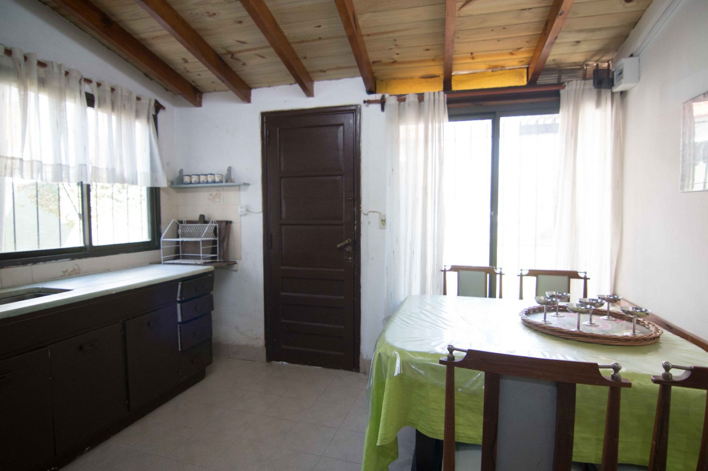 CASA 3 AMB + DEPTO 2 AMB CENTRO