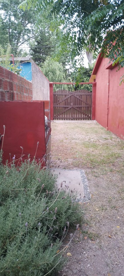 Casa 3 Amb + Depto. 2 Amb sobre lote de 267M2