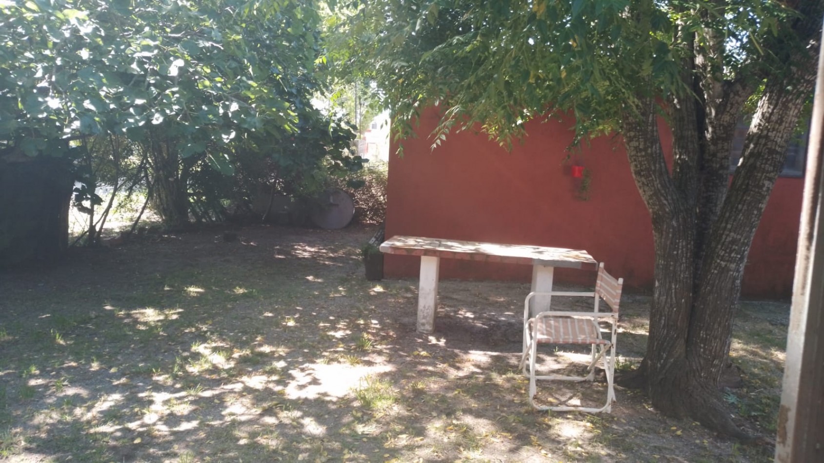 Casa 3 Amb + Depto. 2 Amb sobre lote de 267M2