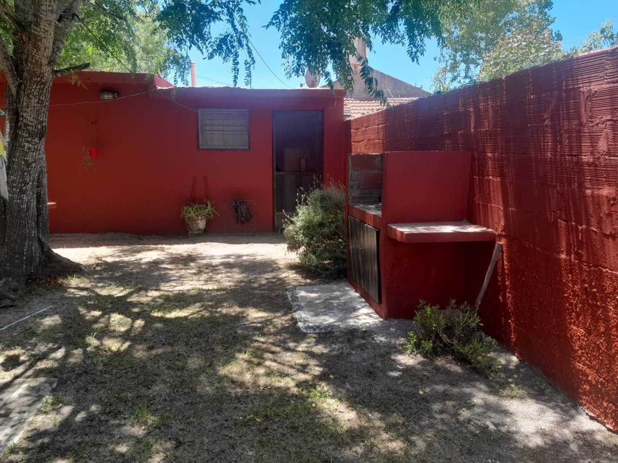 Casa 3 Amb + Depto. 2 Amb sobre lote de 267M2