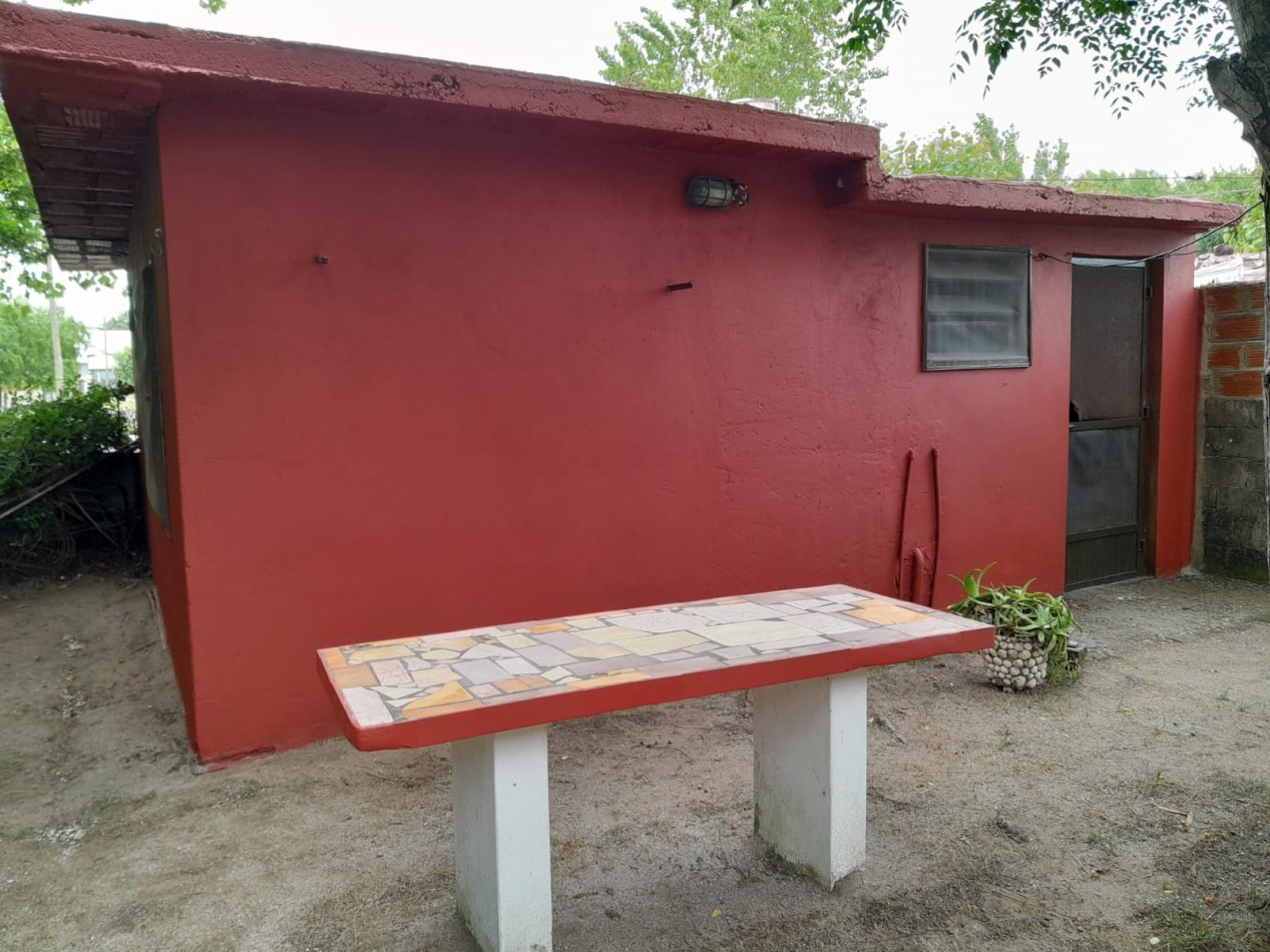 Casa 3 Amb + Depto. 2 Amb sobre lote de 267M2